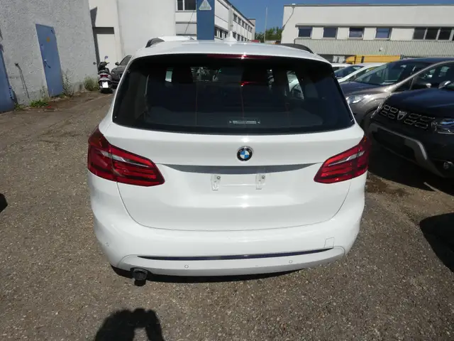 BMW 2 Series view 5