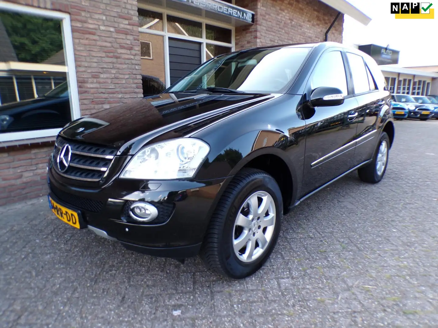 Mercedes-Benz ML 350 M-klasse Automaat / Leder / Navi / Dealeronderhoud Zwart - 1