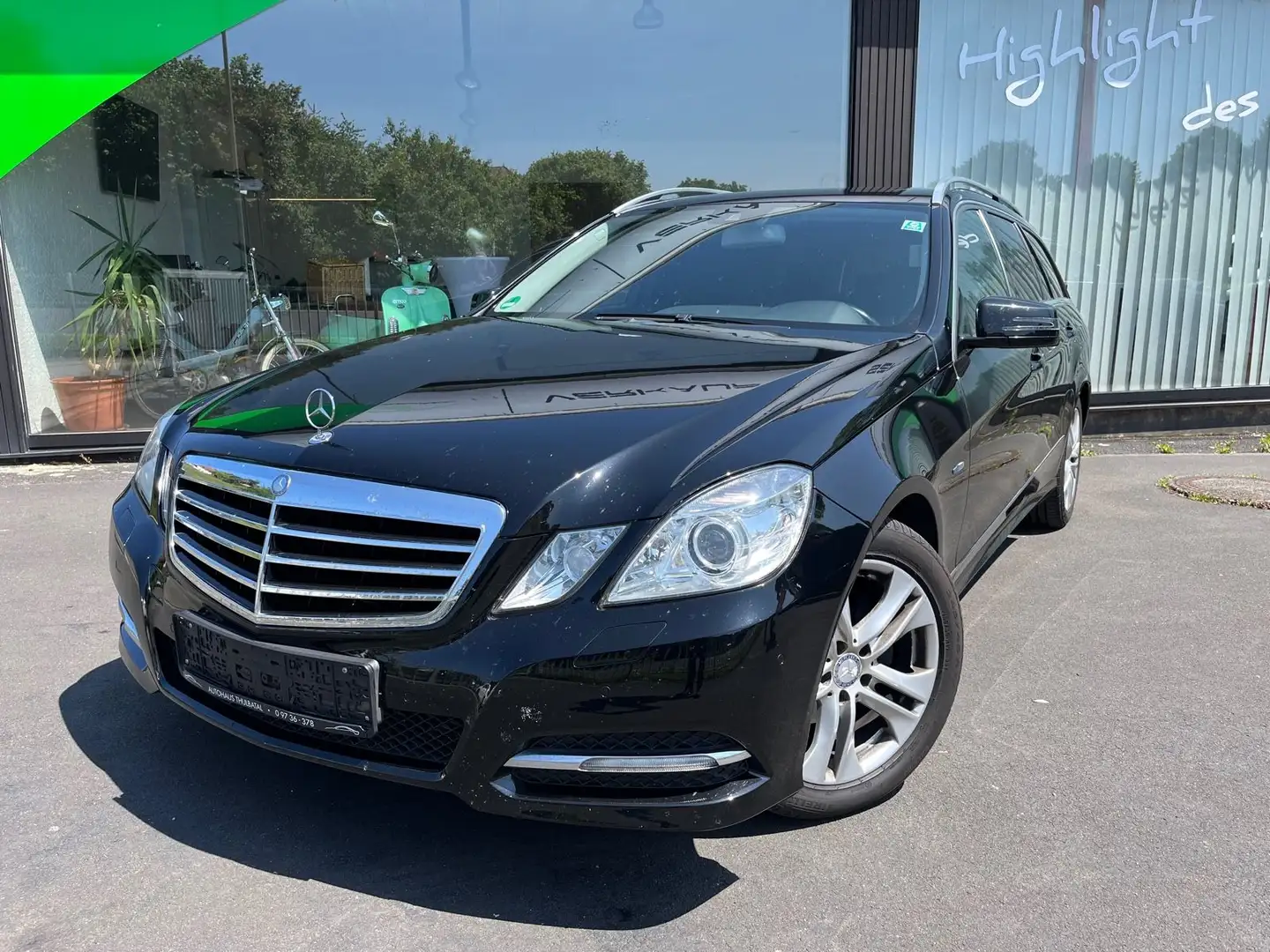 Mercedes-Benz E 200 CGI BlueEfficiency Avantgarde Negro - 1