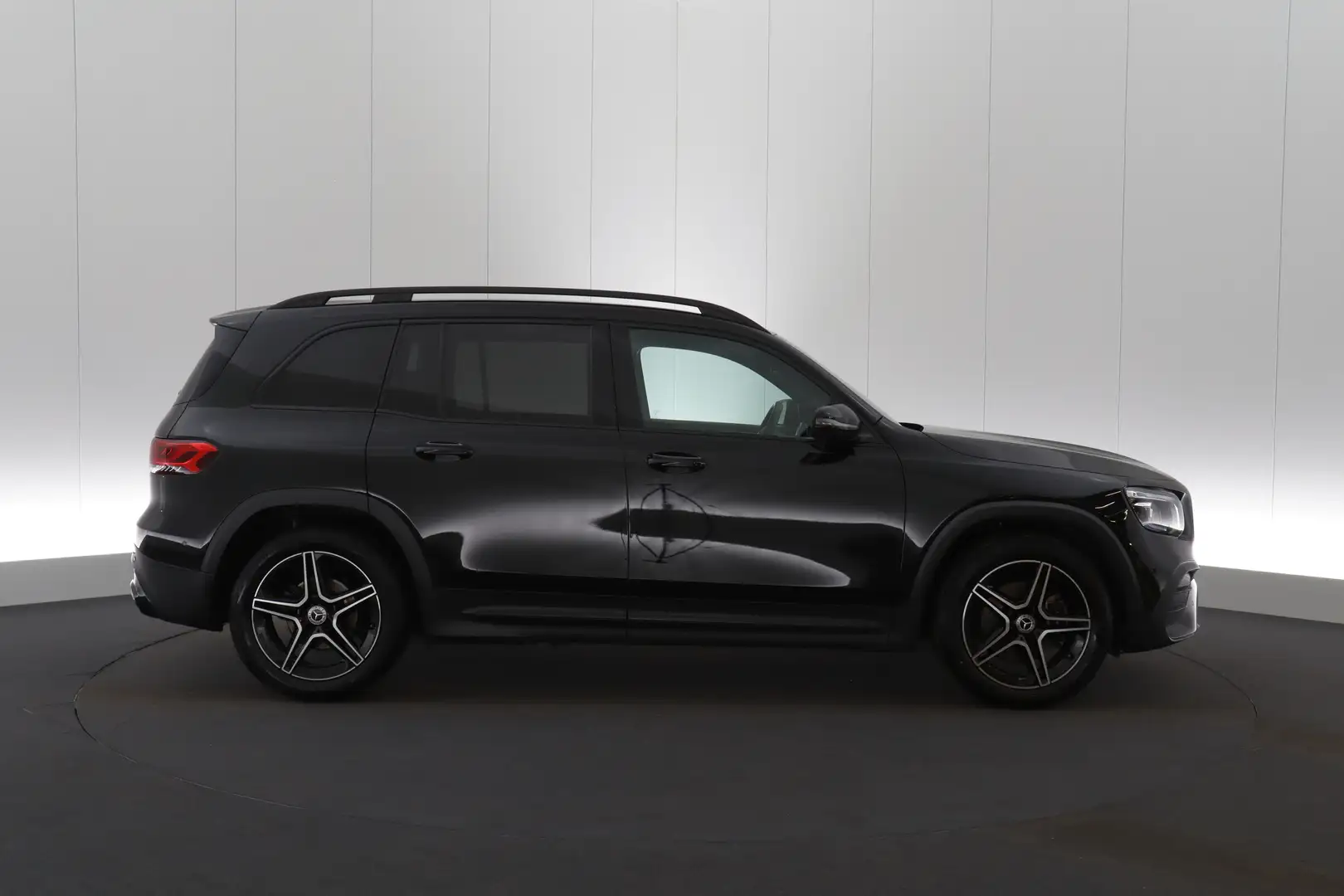 Mercedes-Benz GLB 180 AUT Business Solution AMG Line Night LEDER/ALCANTA Noir - 2