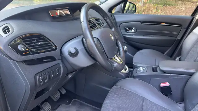 Renault Scenic view 8