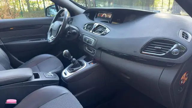 Renault Scenic view 10