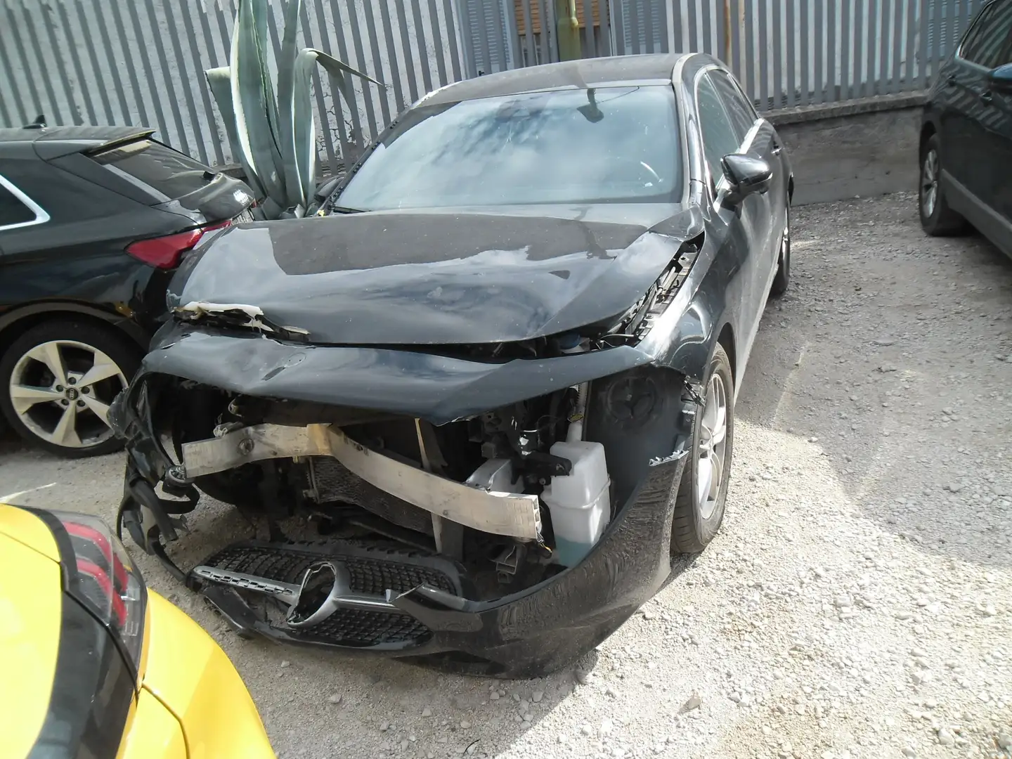 Mercedes-Benz A 180 d Sport auto Zwart - 1