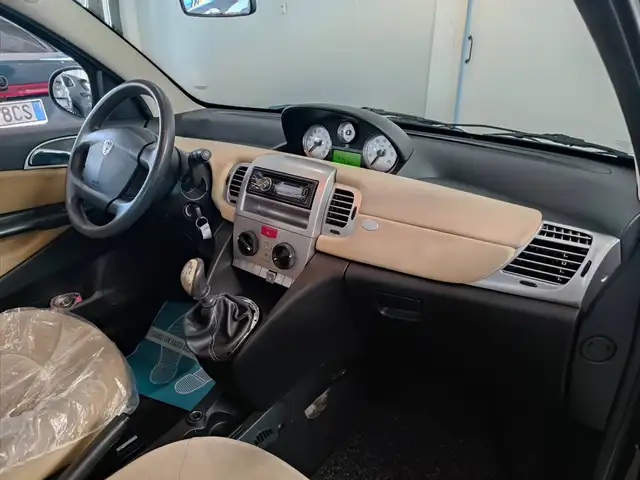 Lancia Ypsilon view 15