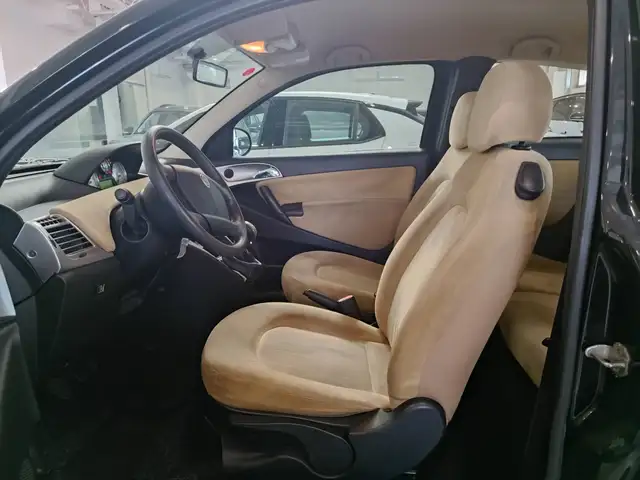 Lancia Ypsilon view 8