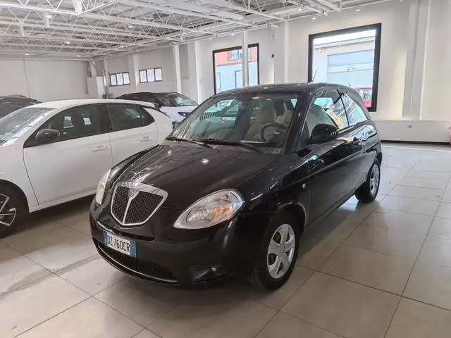 Lancia Ypsilon view 3
