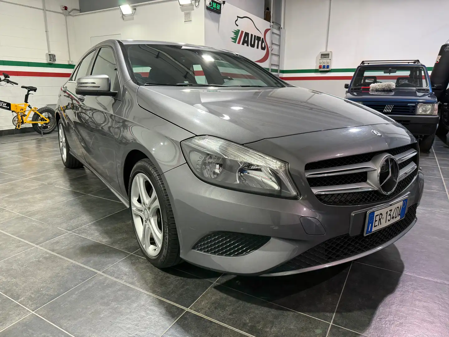 Mercedes-Benz A 180 Classe A - W176 (be) Executive Grigio - 2