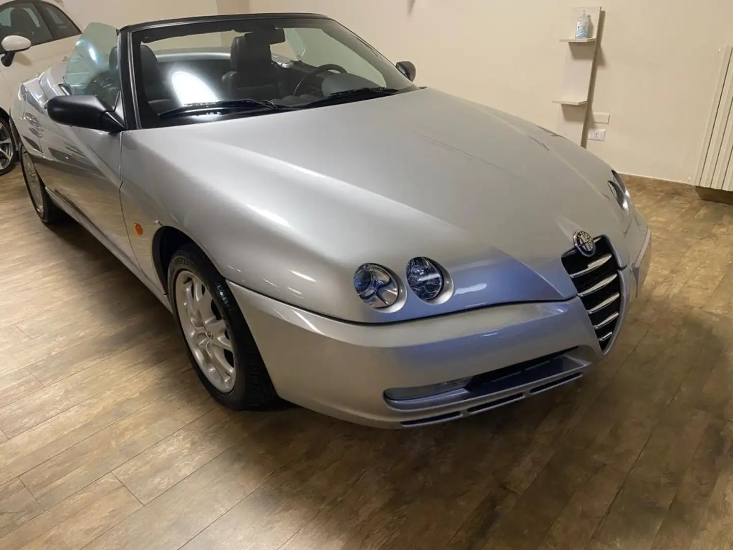 Alfa Romeo Spider Spider 2.0 jts 16v Zilver - 2