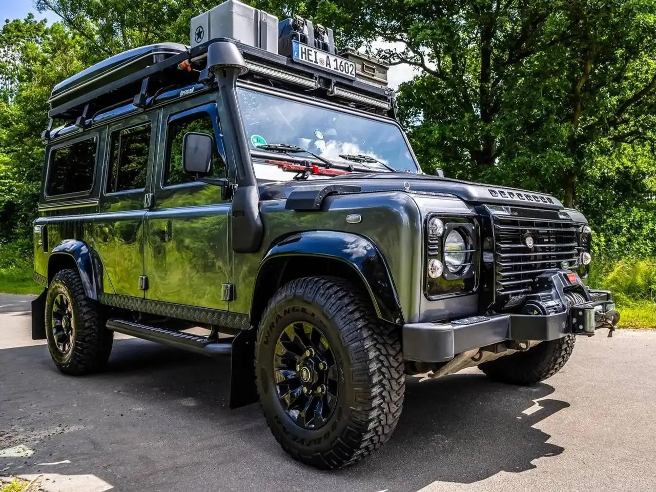 Land Rover Defender