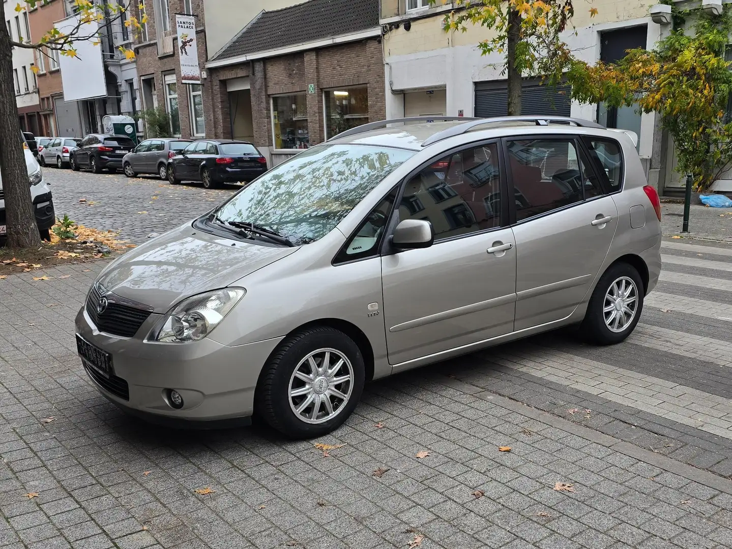 Toyota Corolla Verso 1.8i VVT-i 16v Linea Luna Goud - 1