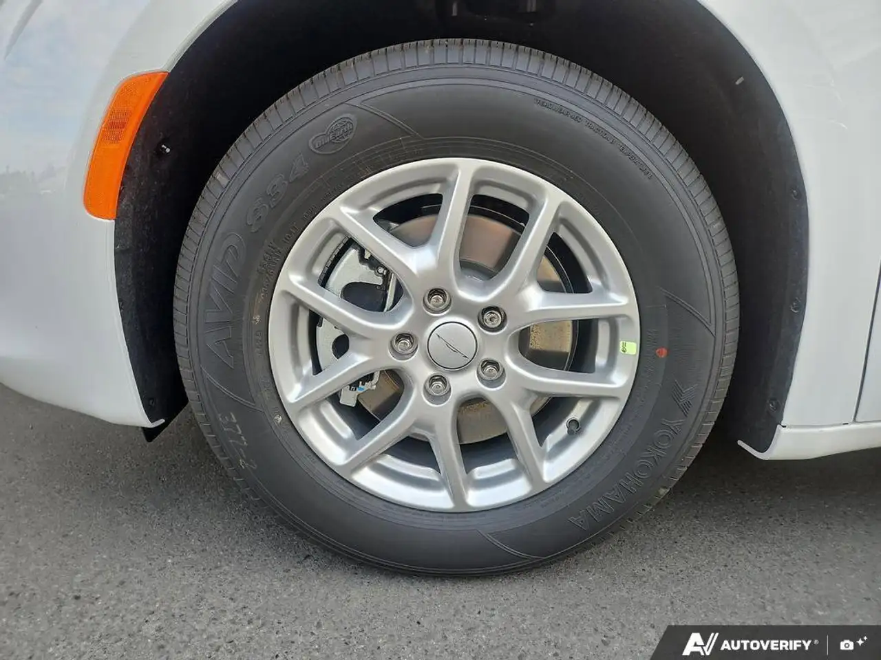 Chrysler Grand Caravan снимка Chrysler Grand Caravan