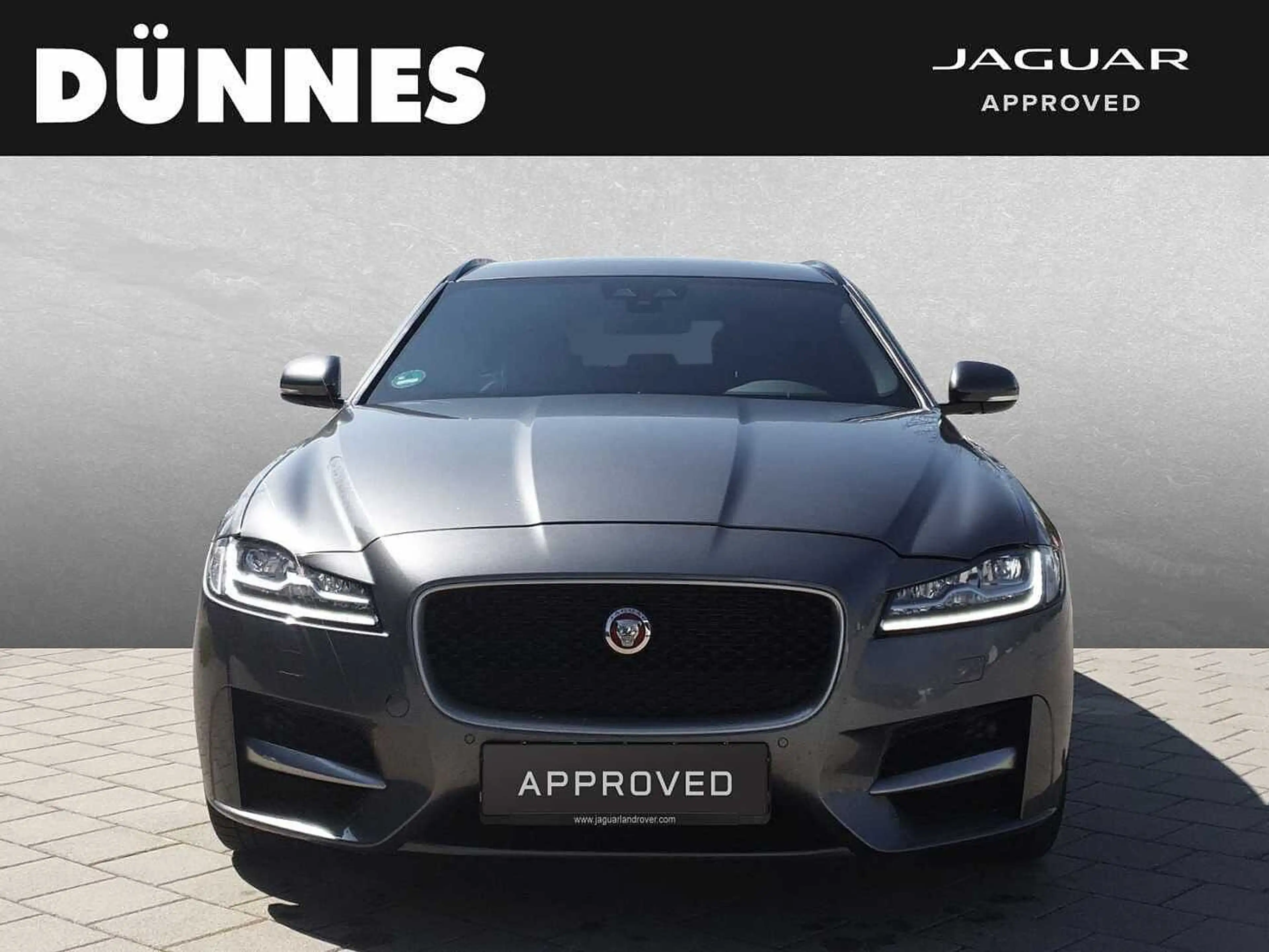 Jaguar XF 25d AWD — photo 8