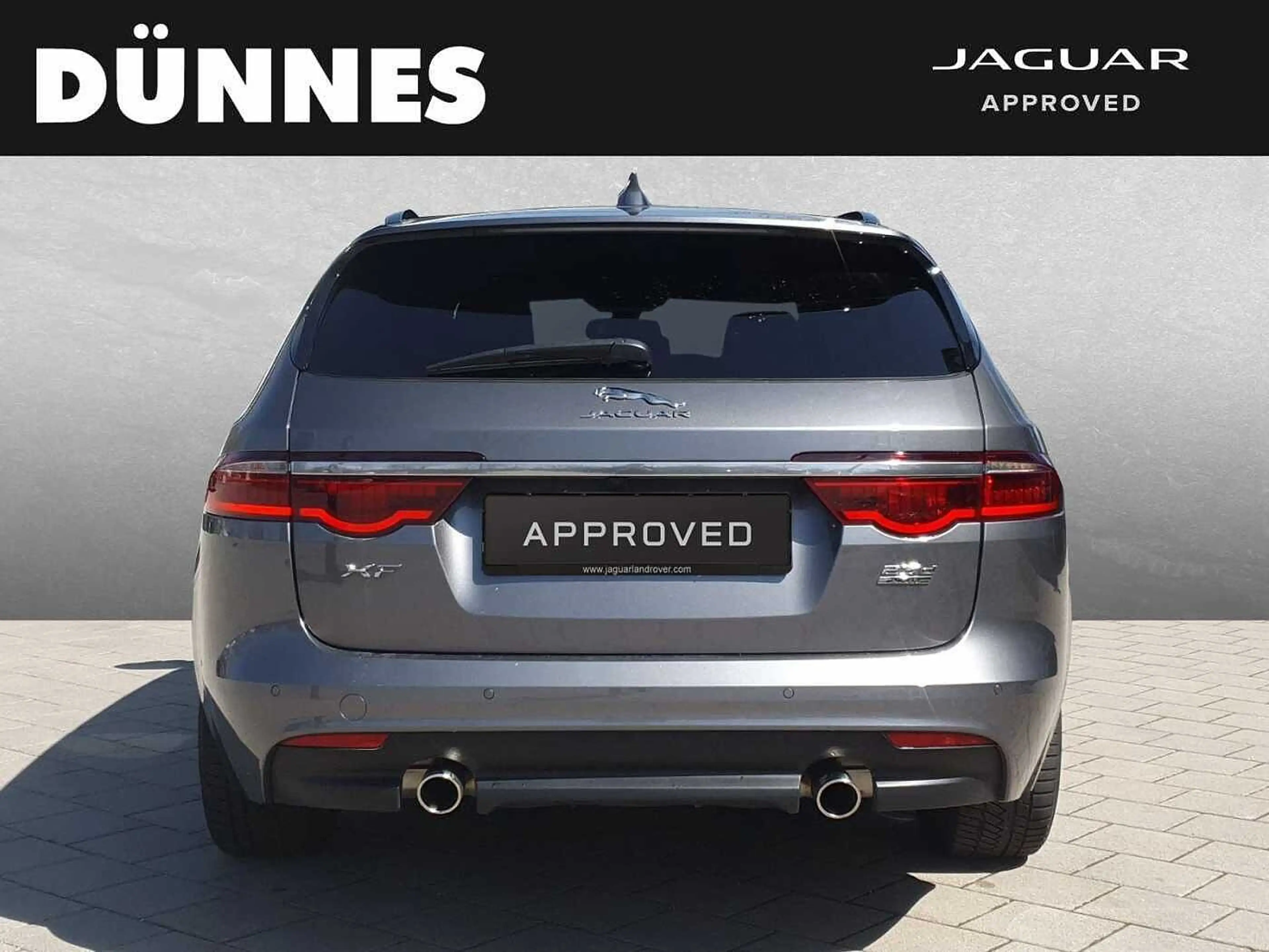 Jaguar XF 25d AWD — photo 7