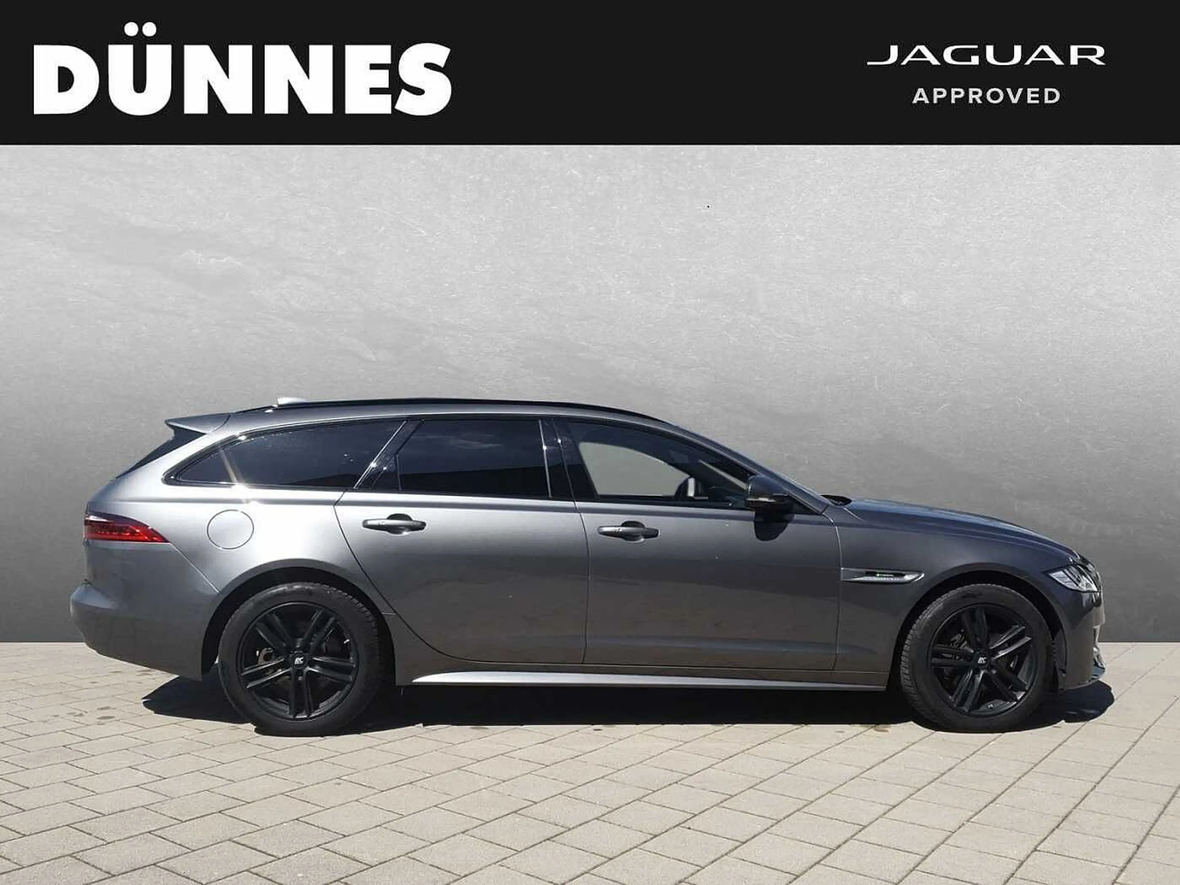 Jaguar XF 25d AWD — photo 6