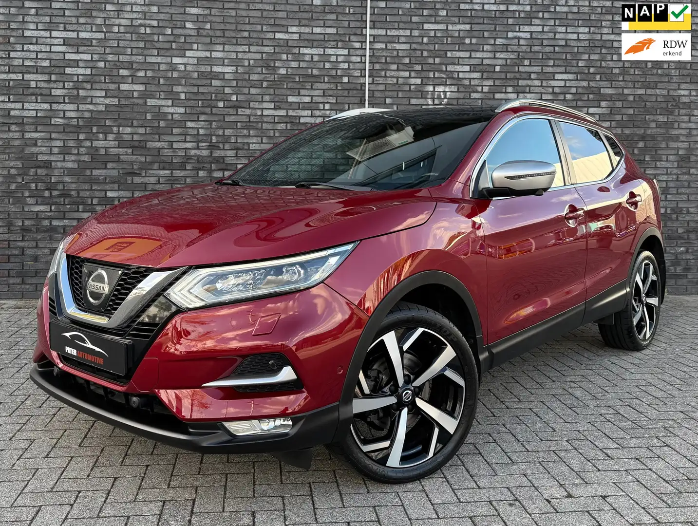Nissan Qashqai 1.6 Tekna+ 163pk|Panorama|Trekgewicht 1500kg|360Ca Rood - 1