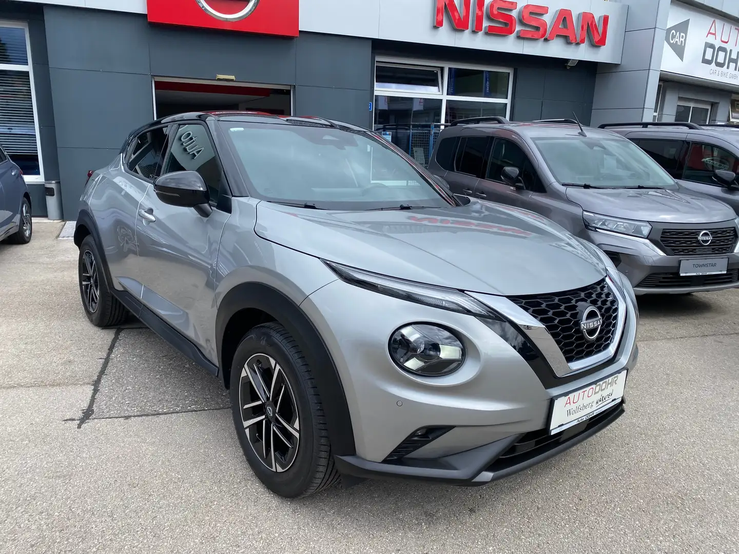 Nissan Juke Juke 1,0 DIG-T N-Connecta N-Connecta Silber - 1