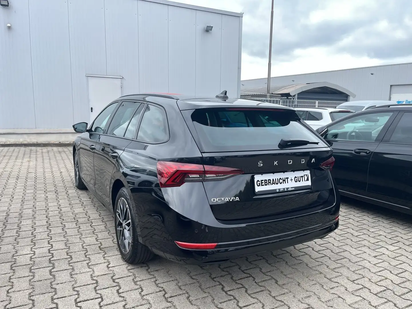 Skoda Octavia Combi Clever 1.0 TSI Navi Kessy Kam LM17 Noir - 2