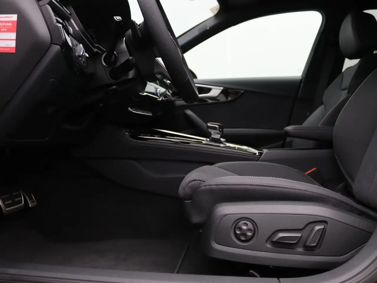 Audi A4 competition edition 40TFSI quattro/ AHK 15