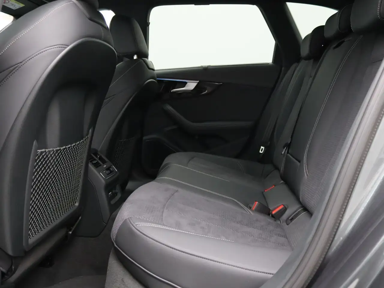 Audi A4 competition edition 40TFSI quattro/ AHK 10