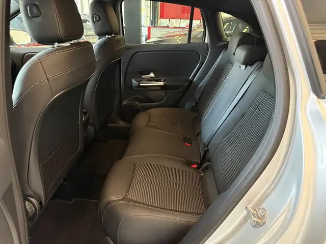 Mercedes-Benz GLA view 13