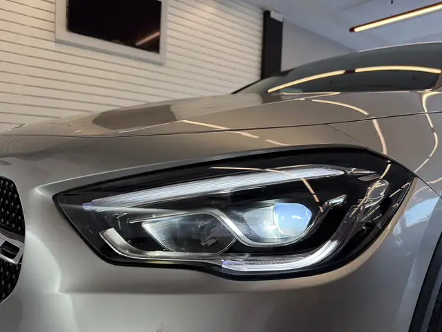 Mercedes-Benz GLA view 7