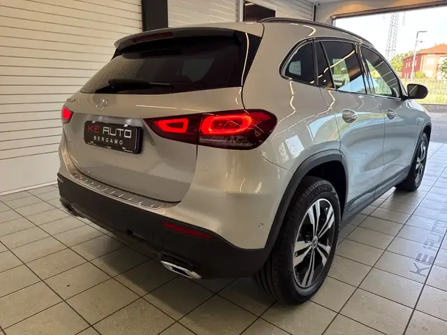 Mercedes-Benz GLA view 6
