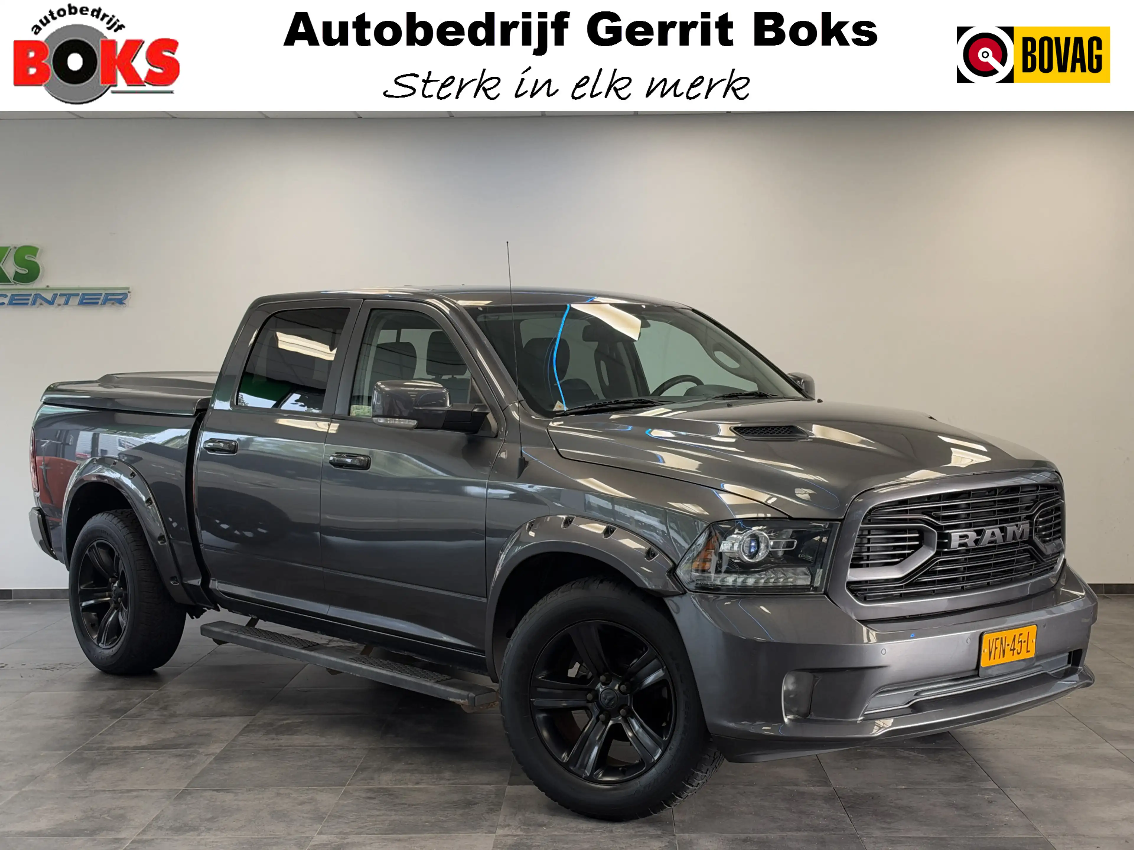 Dodge RAM 1500 5.7 V8 4x4 Crew Cab Sport Sidesteps Alpine So