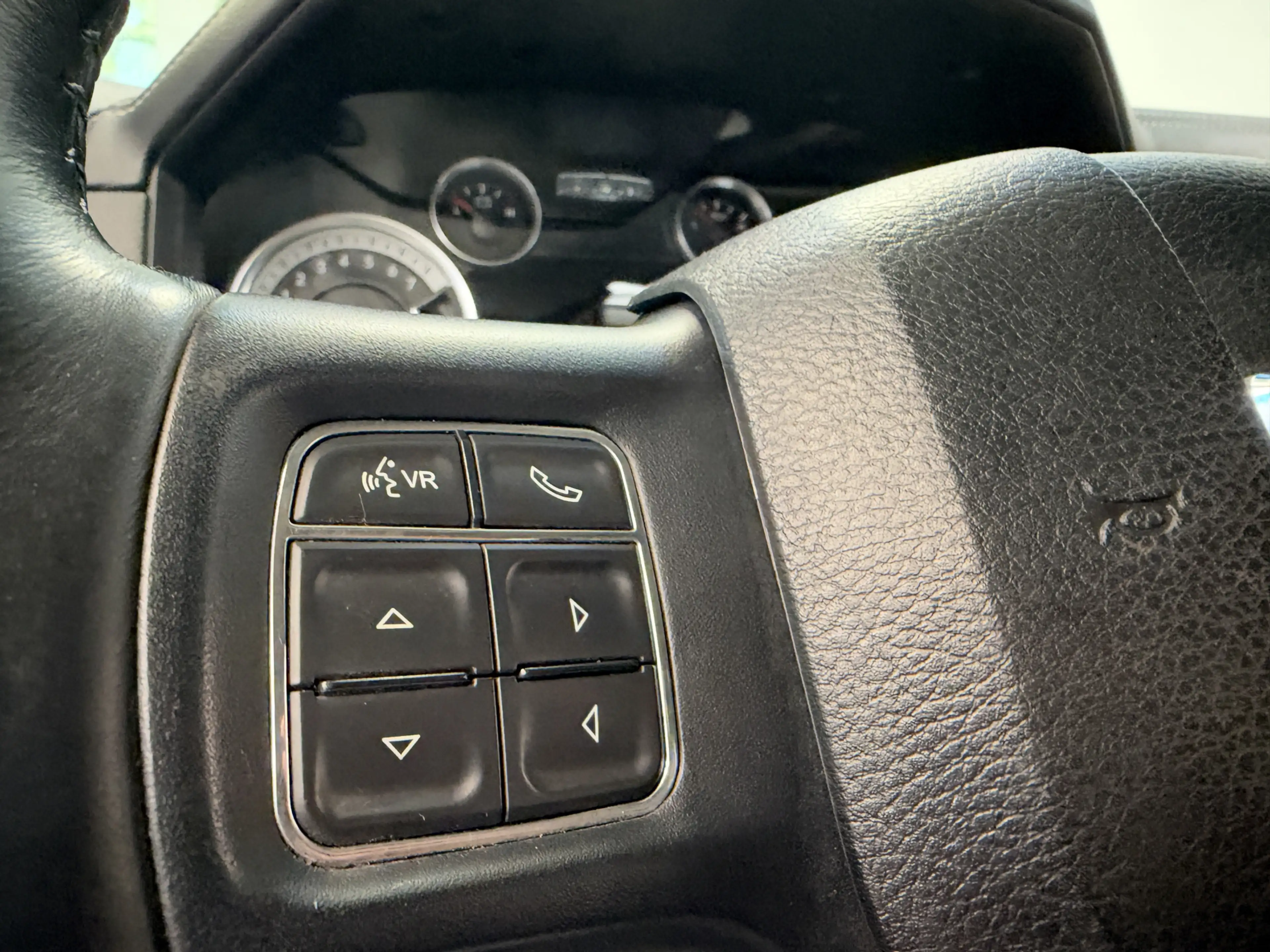 Dodge RAM 1500 5.7 V8 4x4 Crew Cab Sport Sidesteps Alpine So — photo 6