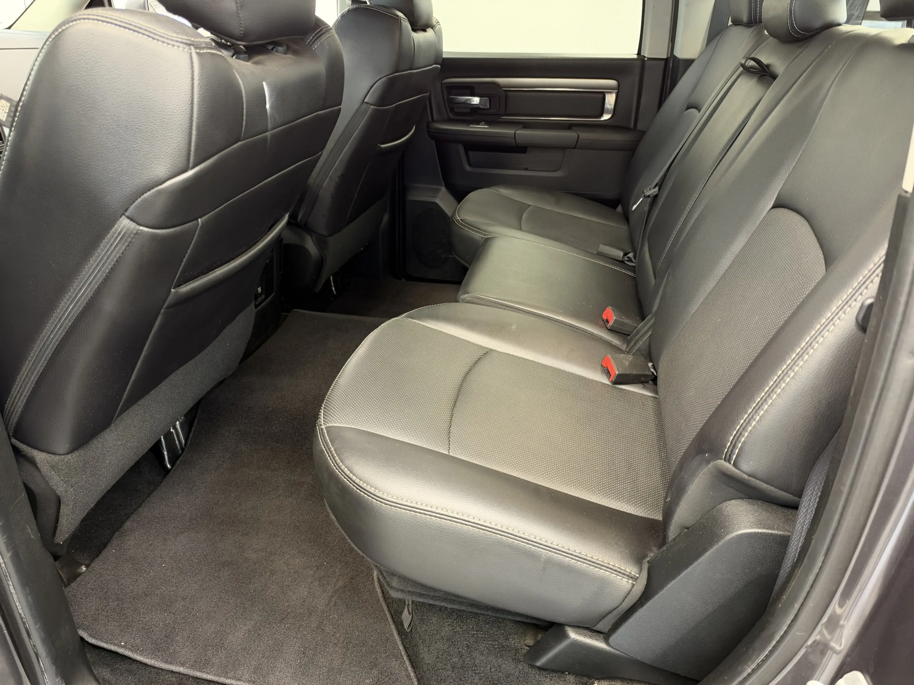 Dodge RAM 1500 5.7 V8 4x4 Crew Cab Sport Sidesteps Alpine So — photo 10