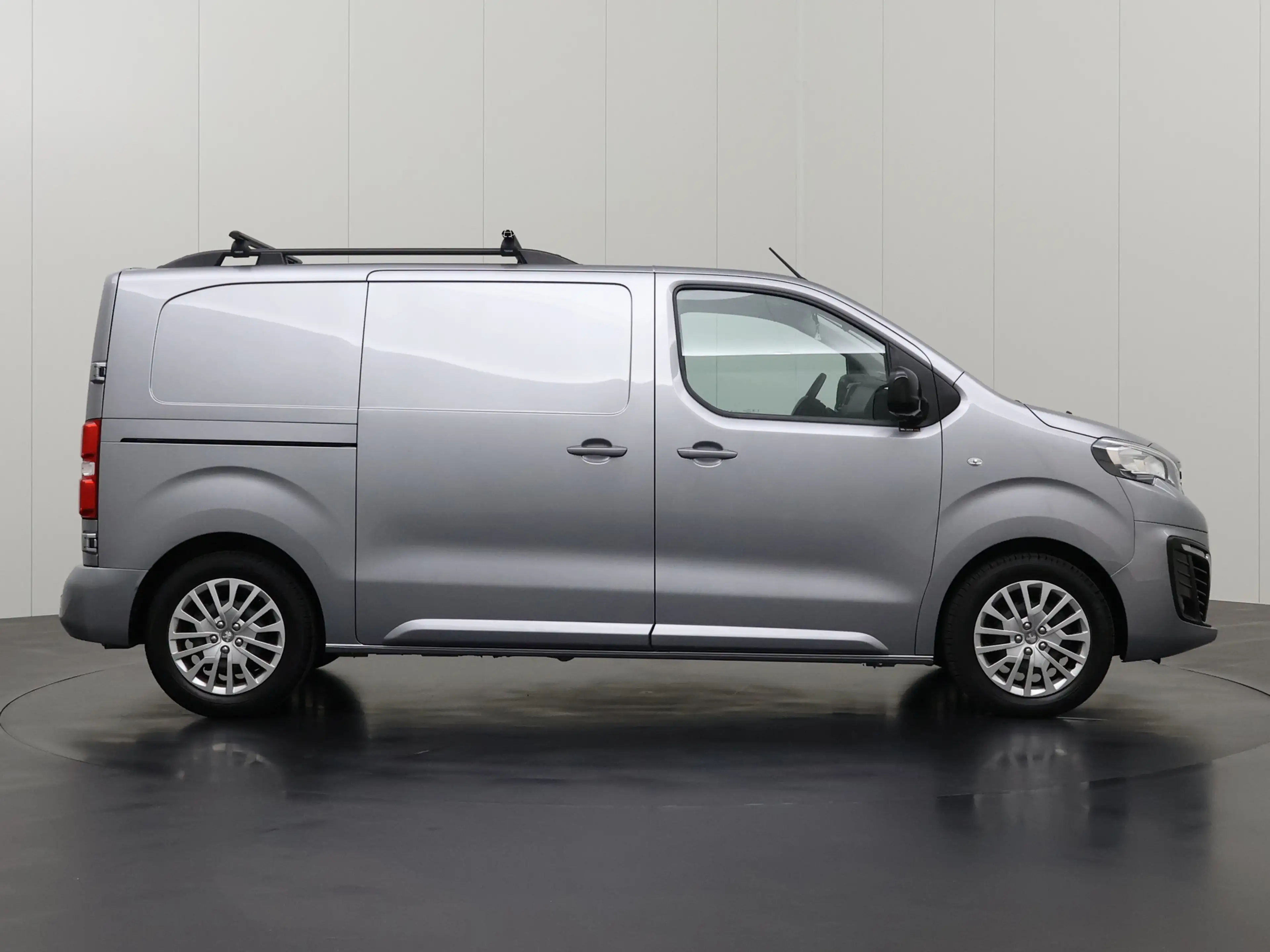 Peugeot Expert 2.0 BlueHDI 145PK S&S Lang | Multimedia | Navigati — photo 13