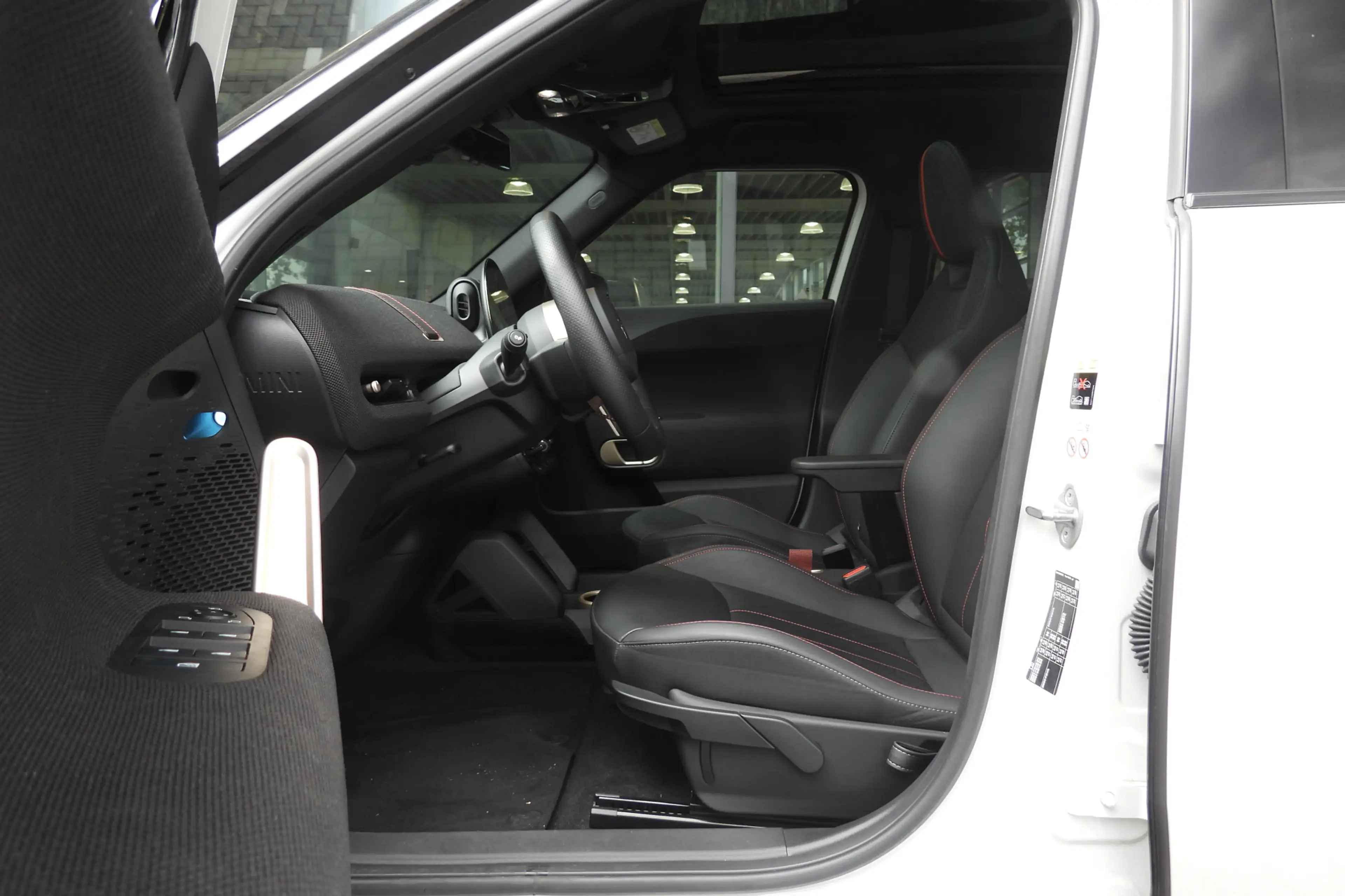 MINI Aceman SE / JCW / Pakket M / 18" John Cooper Works Slide — photo 9