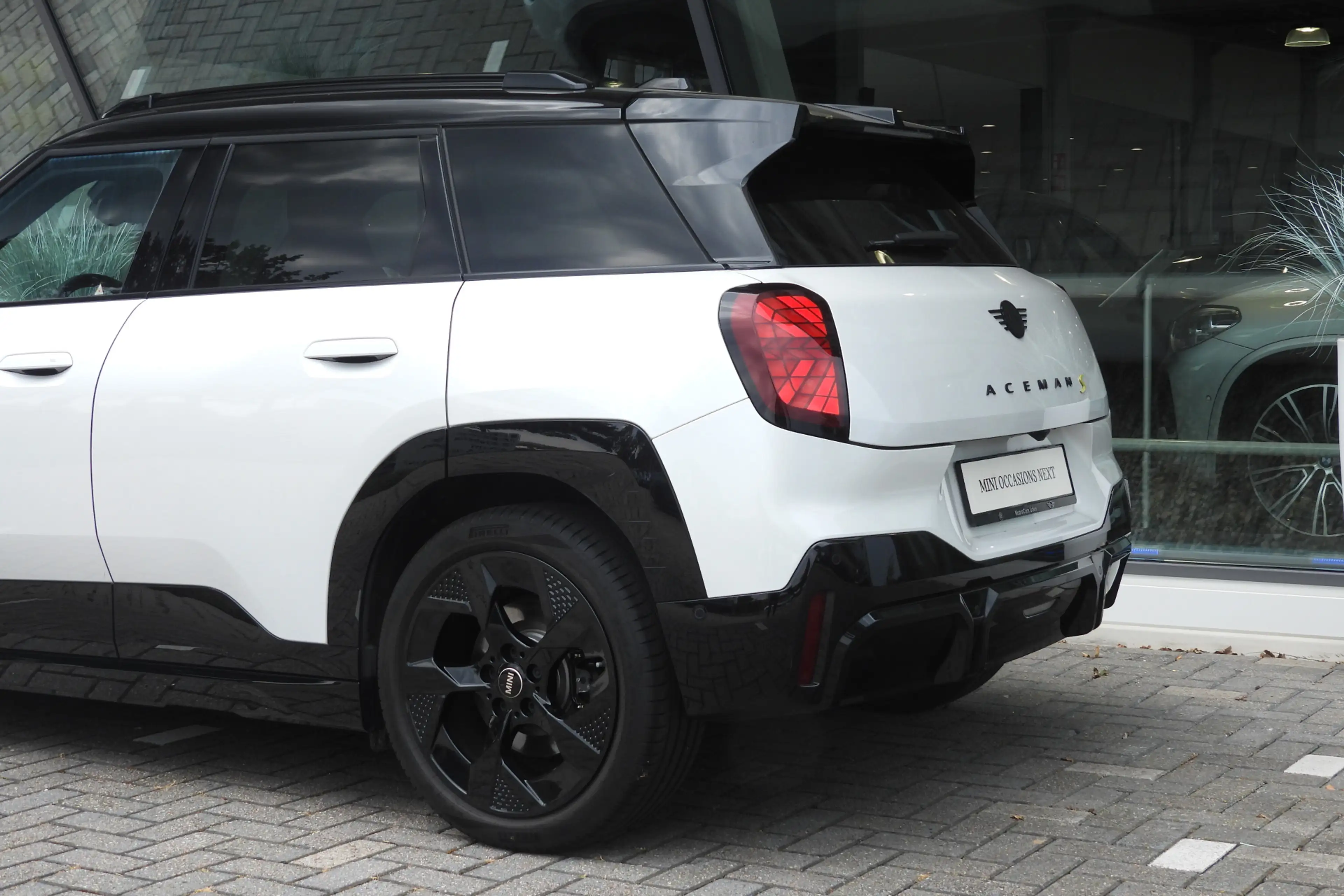 MINI Aceman SE / JCW / Pakket M / 18" John Cooper Works Slide — photo 14