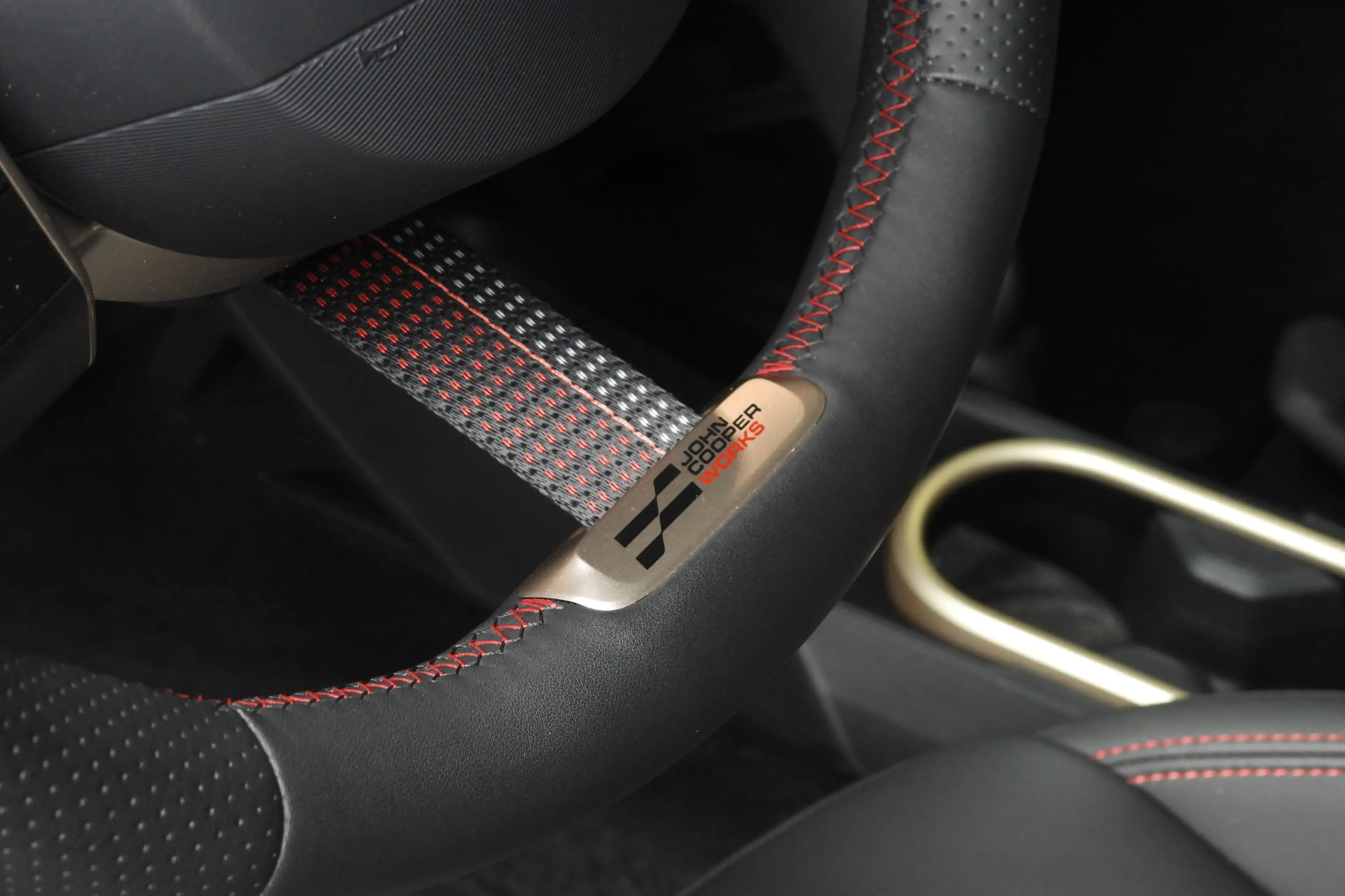 MINI Aceman SE / JCW / Pakket M / 18" John Cooper Works Slide — photo 8