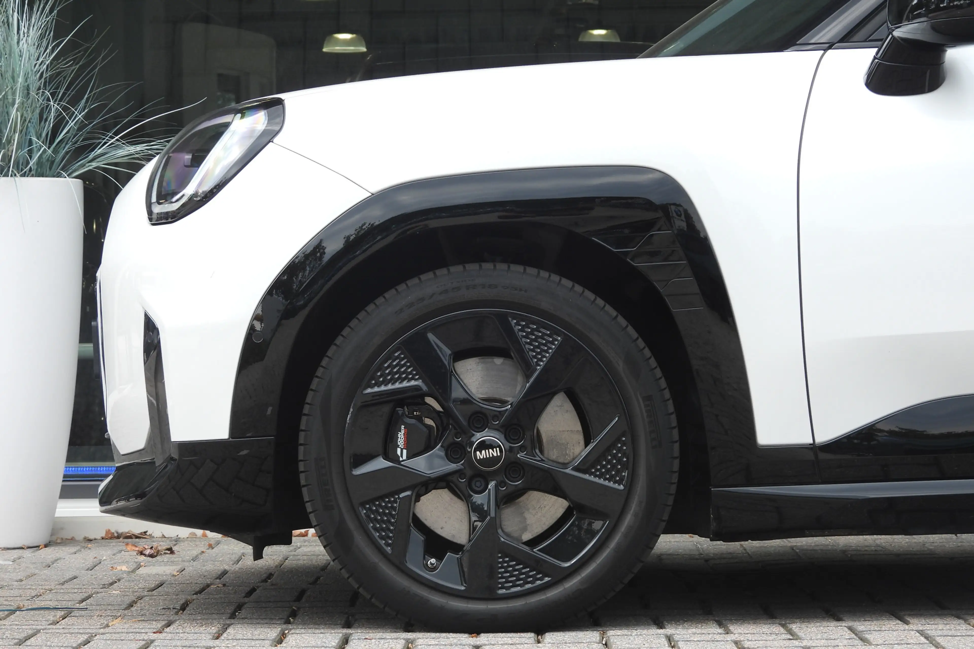 MINI Aceman SE / JCW / Pakket M / 18" John Cooper Works Slide — photo 12