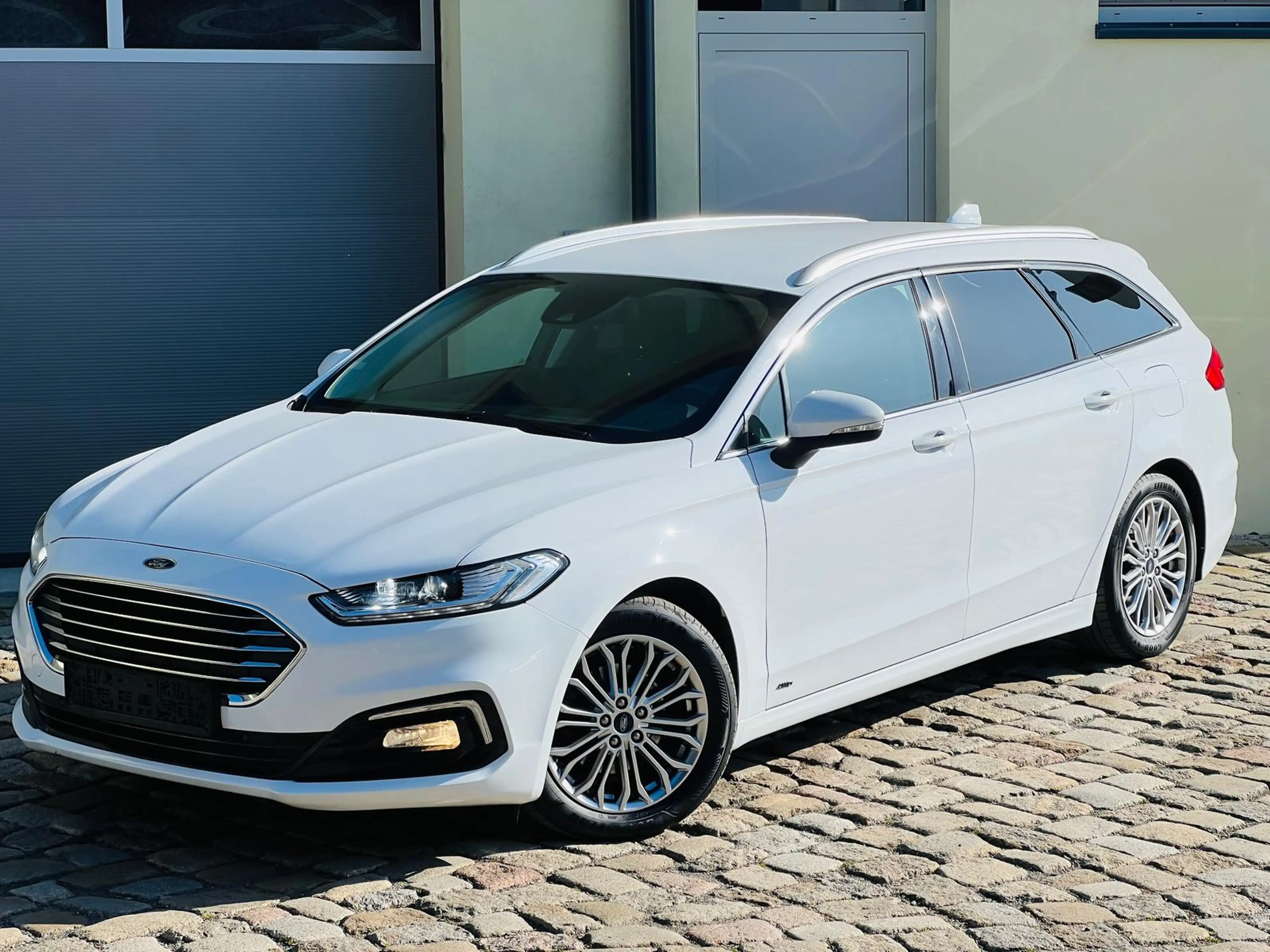 Ford Mondeo 2.0 EcoBlue Titanium AWD +AHK+CAM+LED+