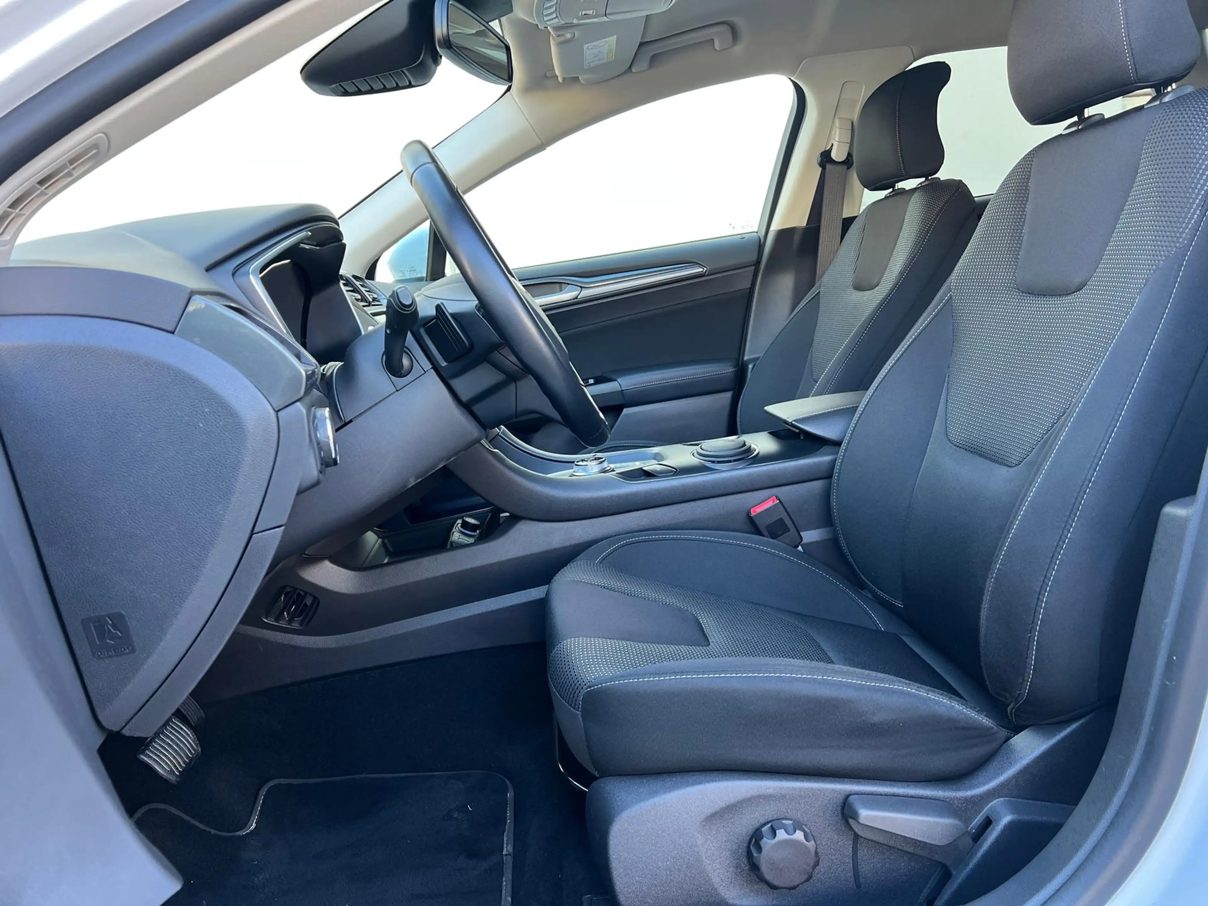 Ford Mondeo 2.0 EcoBlue Titanium AWD +AHK+CAM+LED+ — photo 8