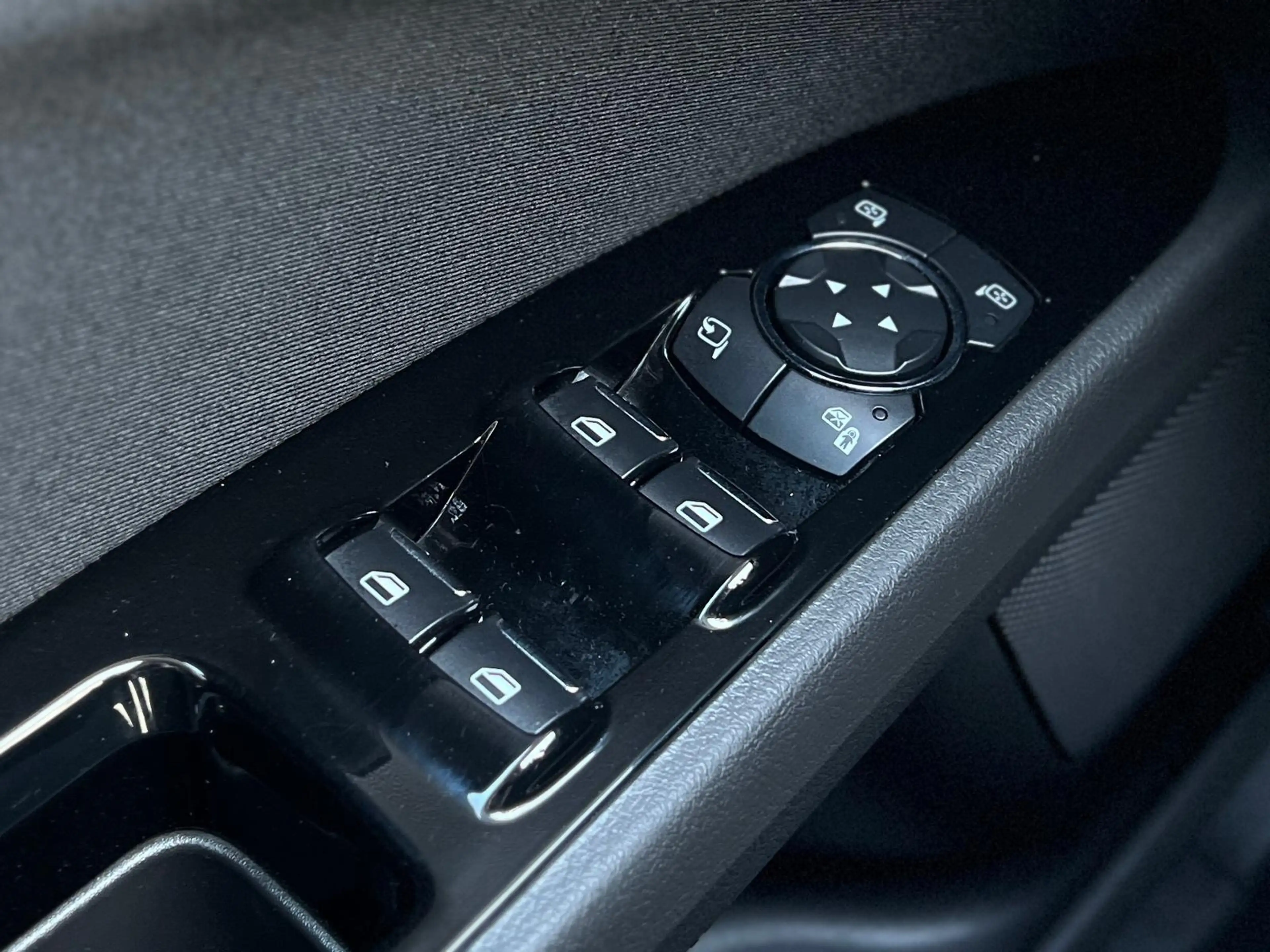 Ford Mondeo 2.0 EcoBlue Titanium AWD +AHK+CAM+LED+ — photo 9