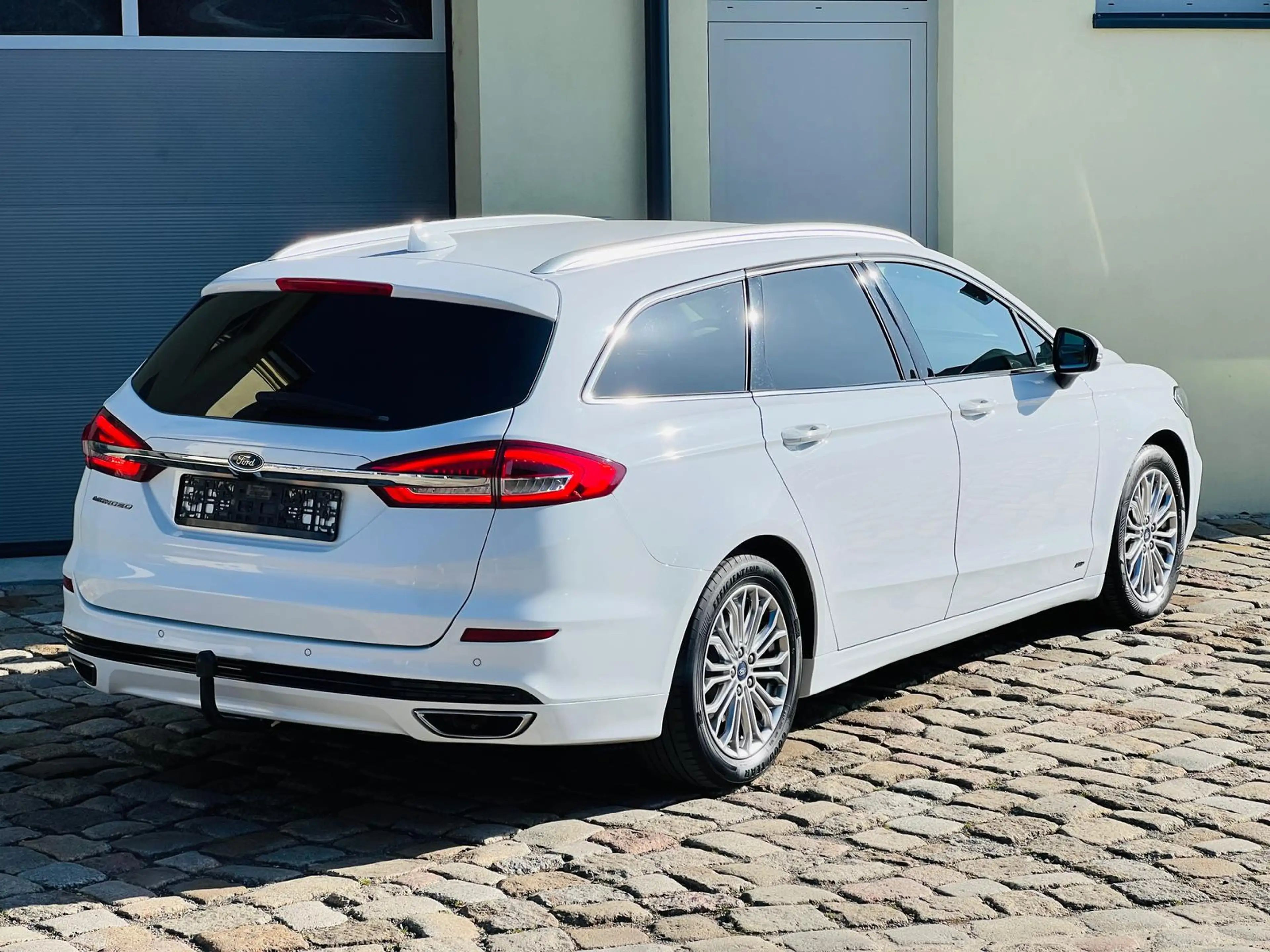 Ford Mondeo 2.0 EcoBlue Titanium AWD +AHK+CAM+LED+ — photo 4