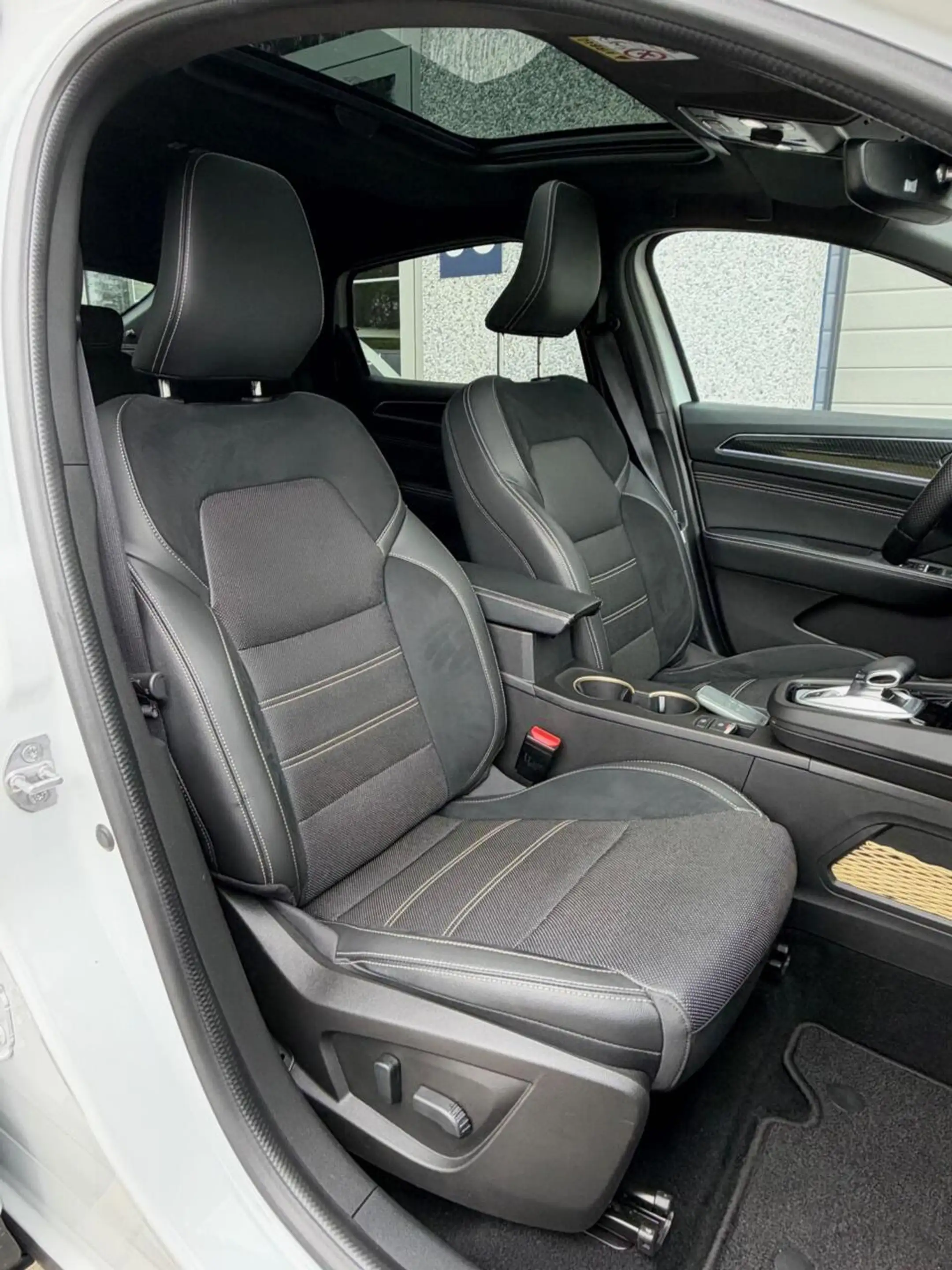 Renault Arkana 1.6 E-Tech hybrid 145 E-Tech engineered — photo 12