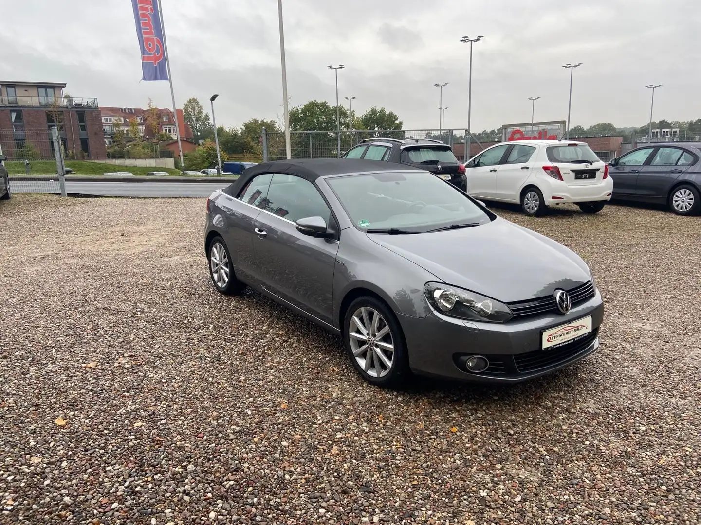 Volkswagen Golf 1.2 TSI LOUNGE BMT Cabriolet Grau - 2