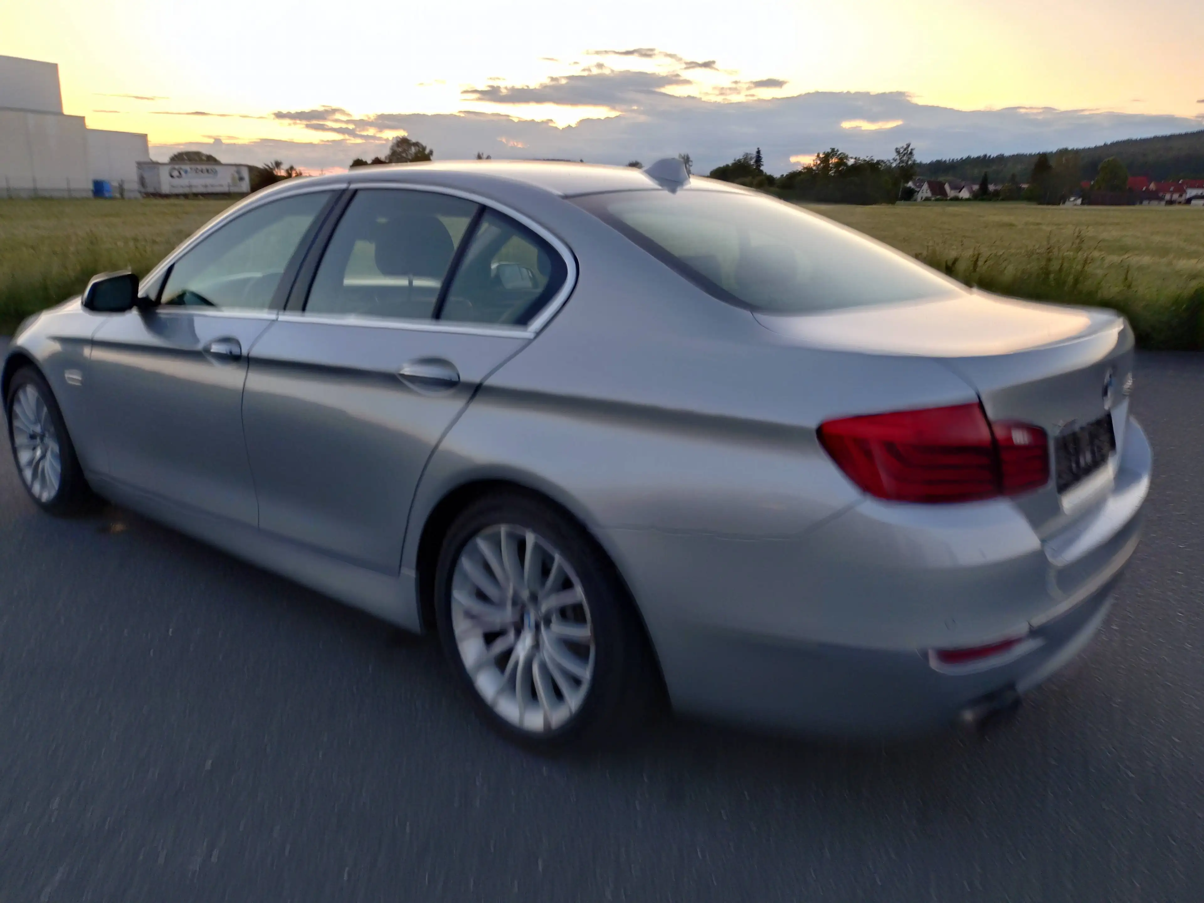 BMW 528 Xdrive — photo 9