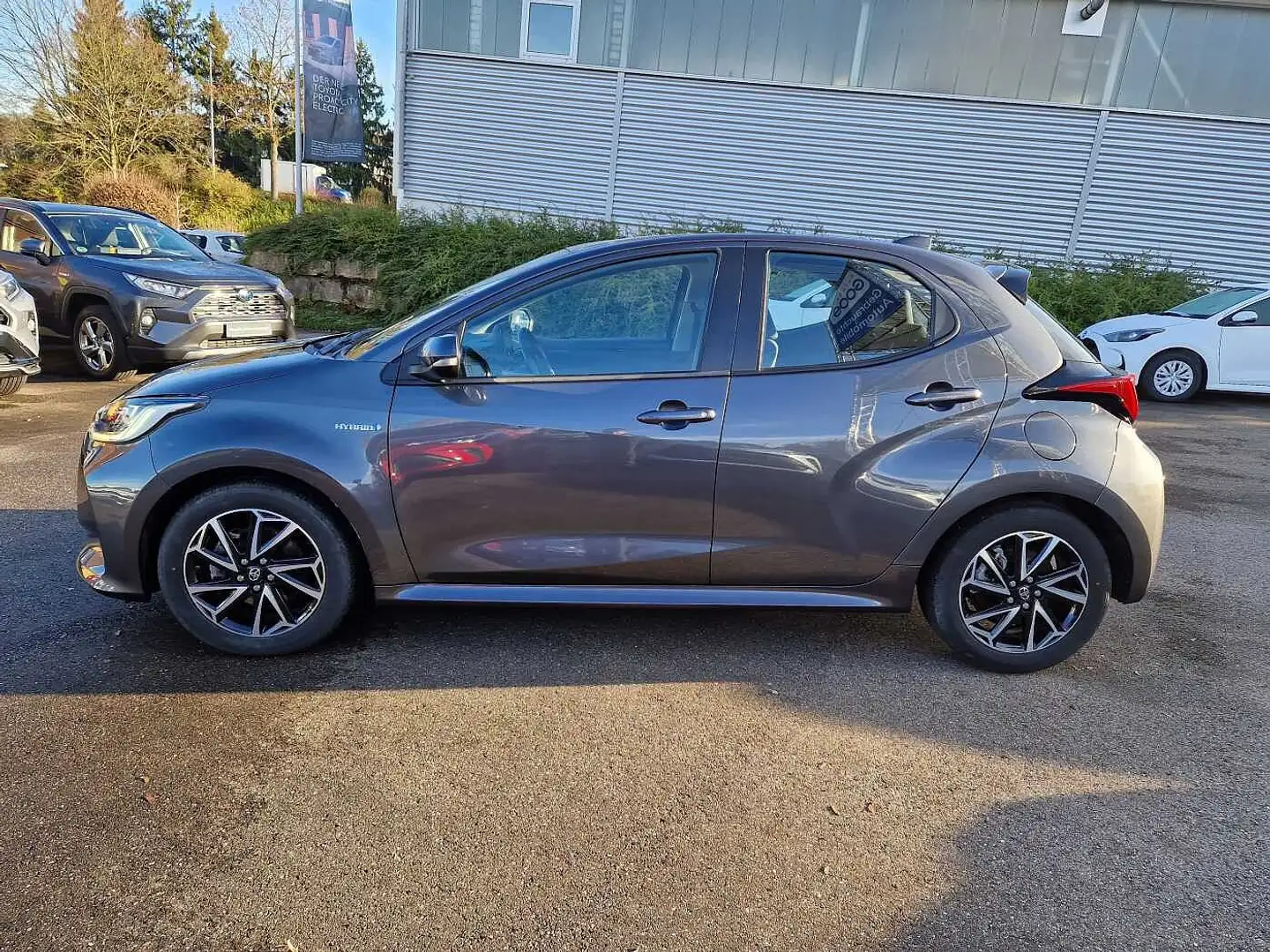 Toyota Yaris Hybrid Team D/Comfort Paket Gris - 2