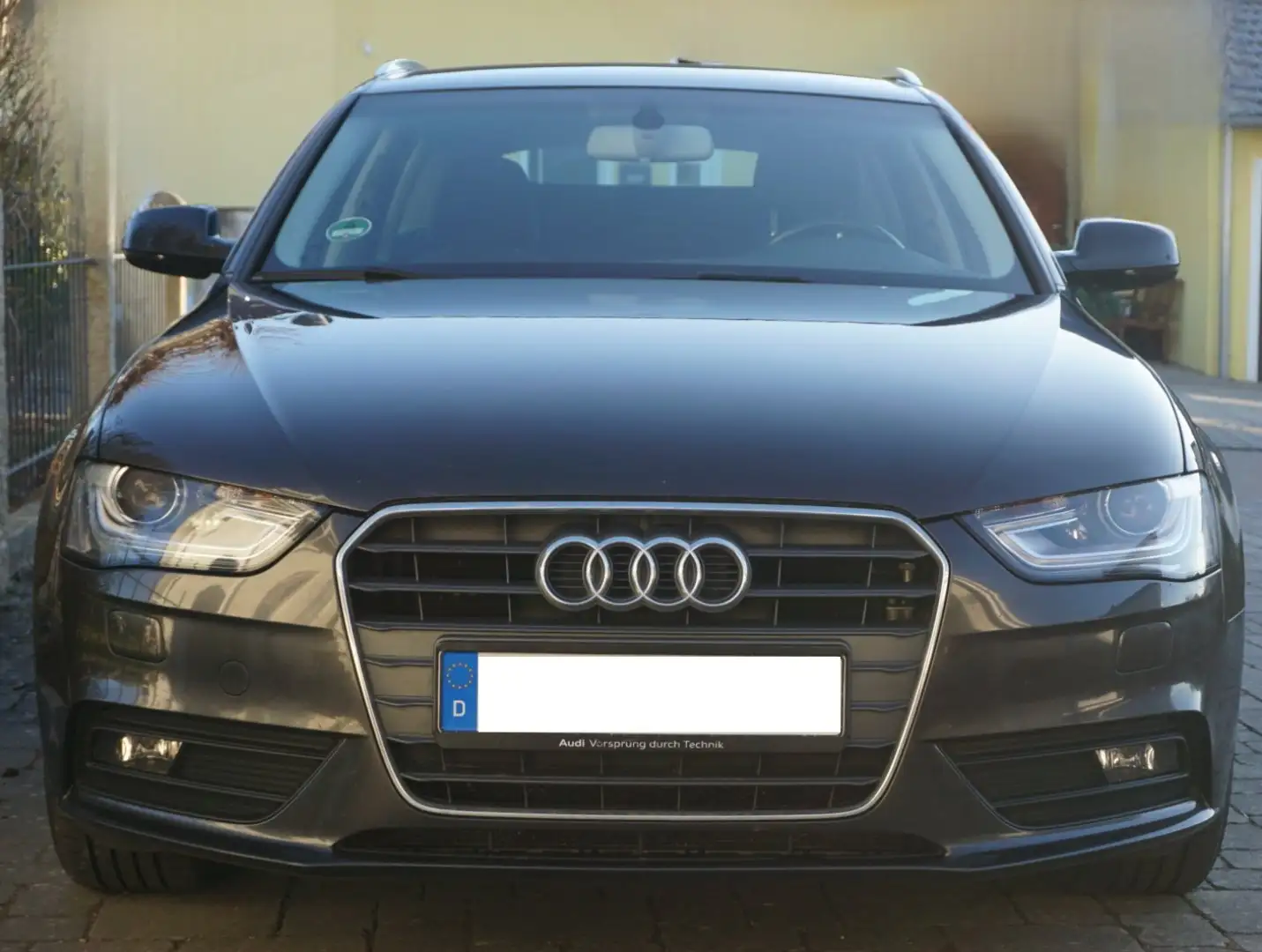 Audi A4 A4 Avant Diesel Avant 2.0 TDI ultra DPF Ambition Grau - 1
