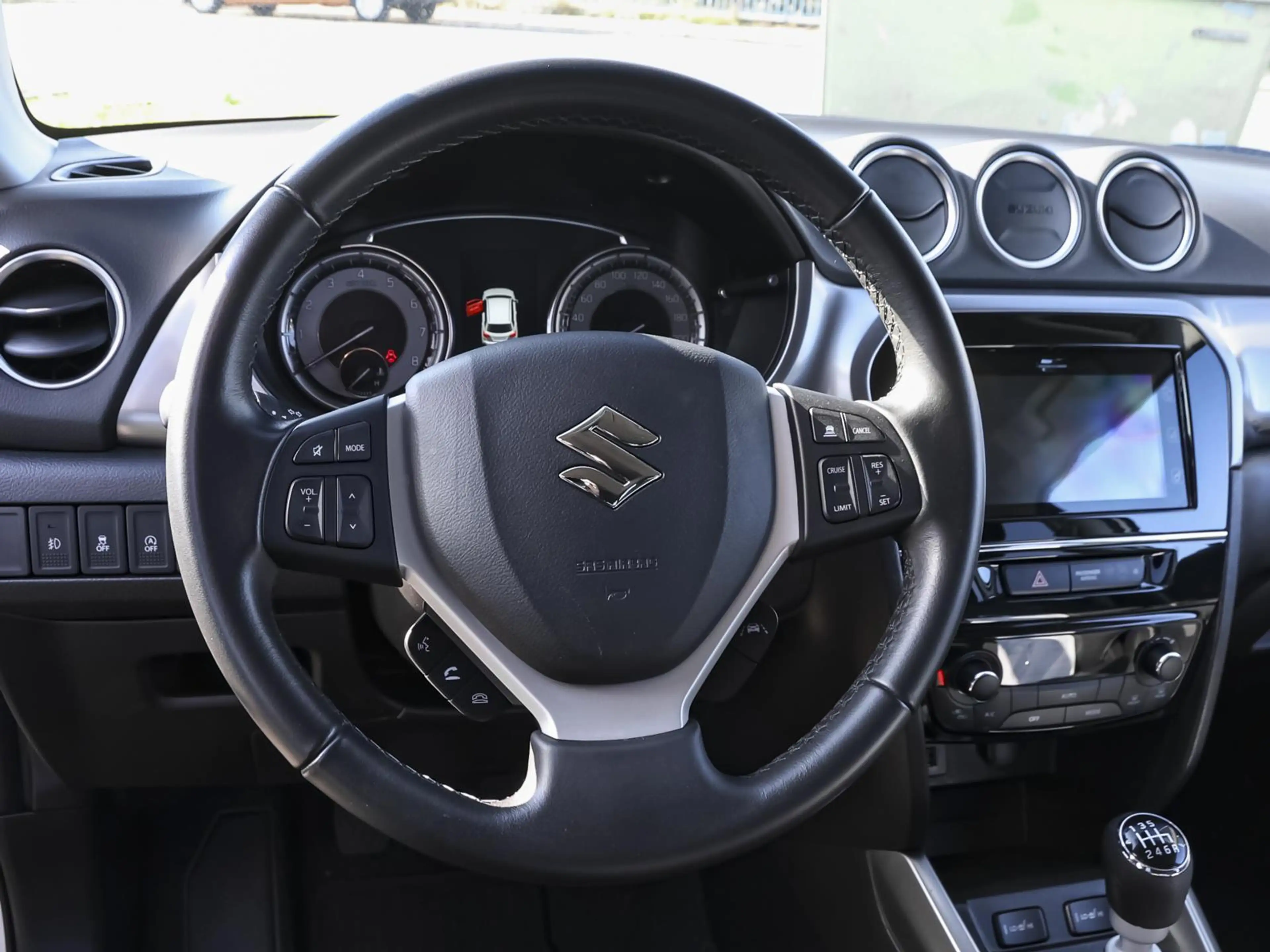 Suzuki Vitara 1.4 DITC HYBRID 4x2 Comfort SHZ PDC KLIMA — photo 10