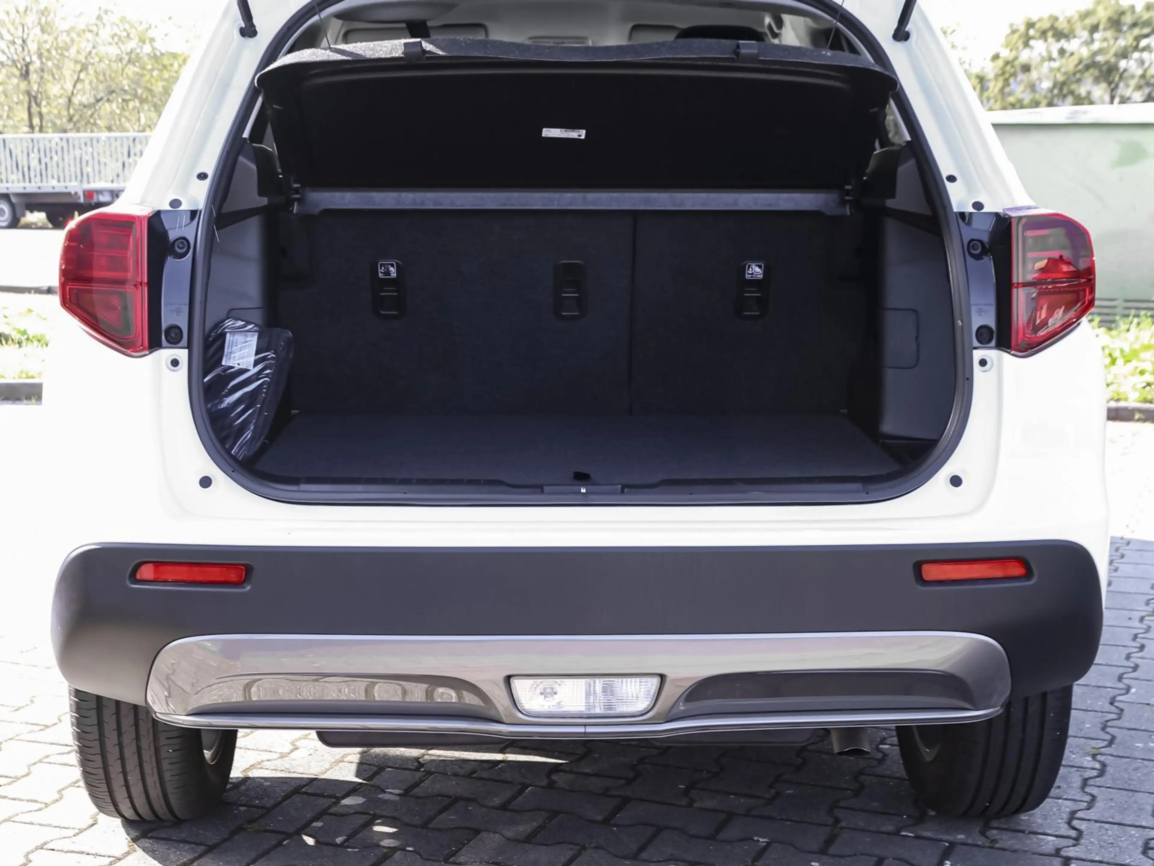 Suzuki Vitara 1.4 DITC HYBRID 4x2 Comfort SHZ PDC KLIMA — photo 8