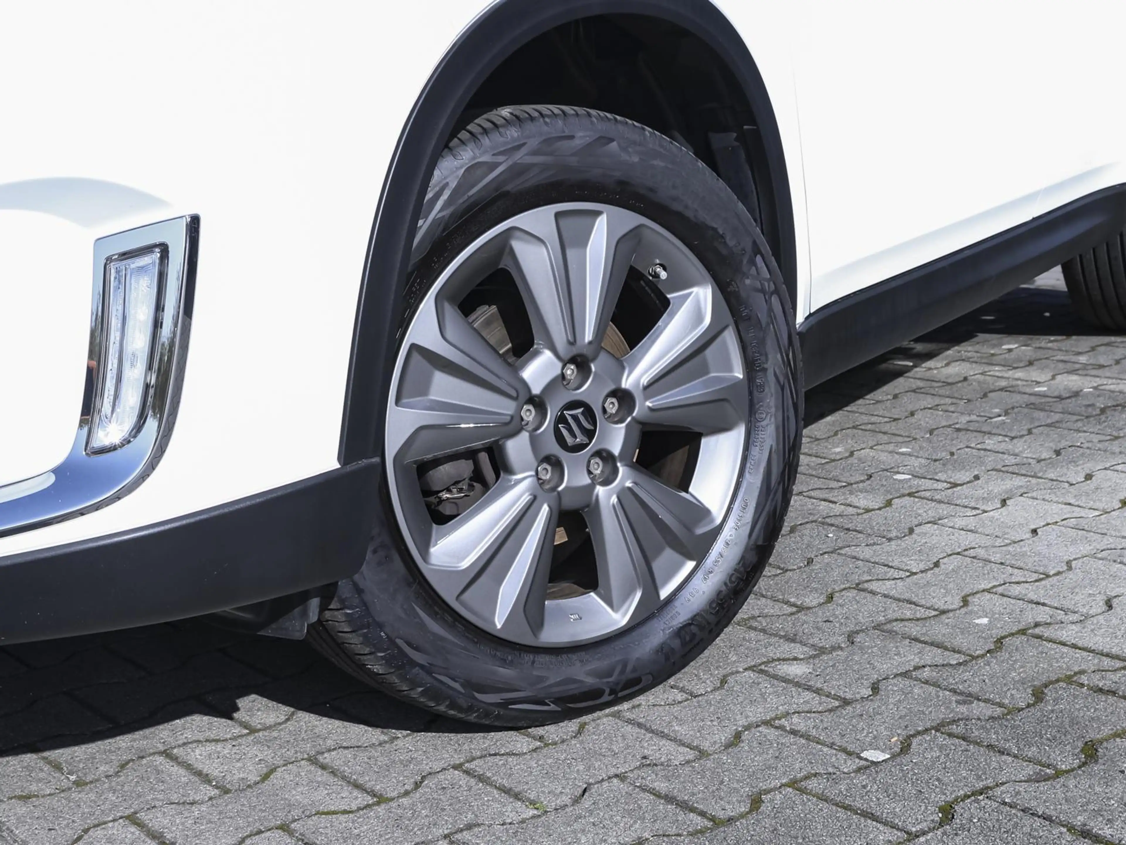 Suzuki Vitara 1.4 DITC HYBRID 4x2 Comfort SHZ PDC KLIMA — photo 7