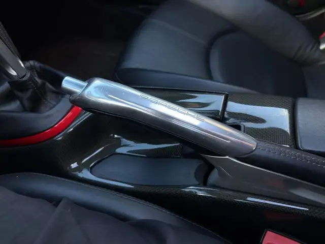 Porsche 911 view 25