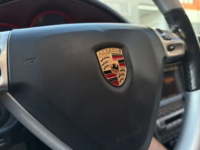 Porsche 911 view 28