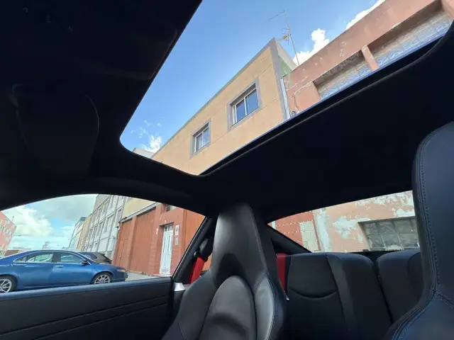 Porsche 911 view 29