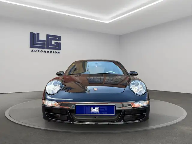 Porsche 911 view 2